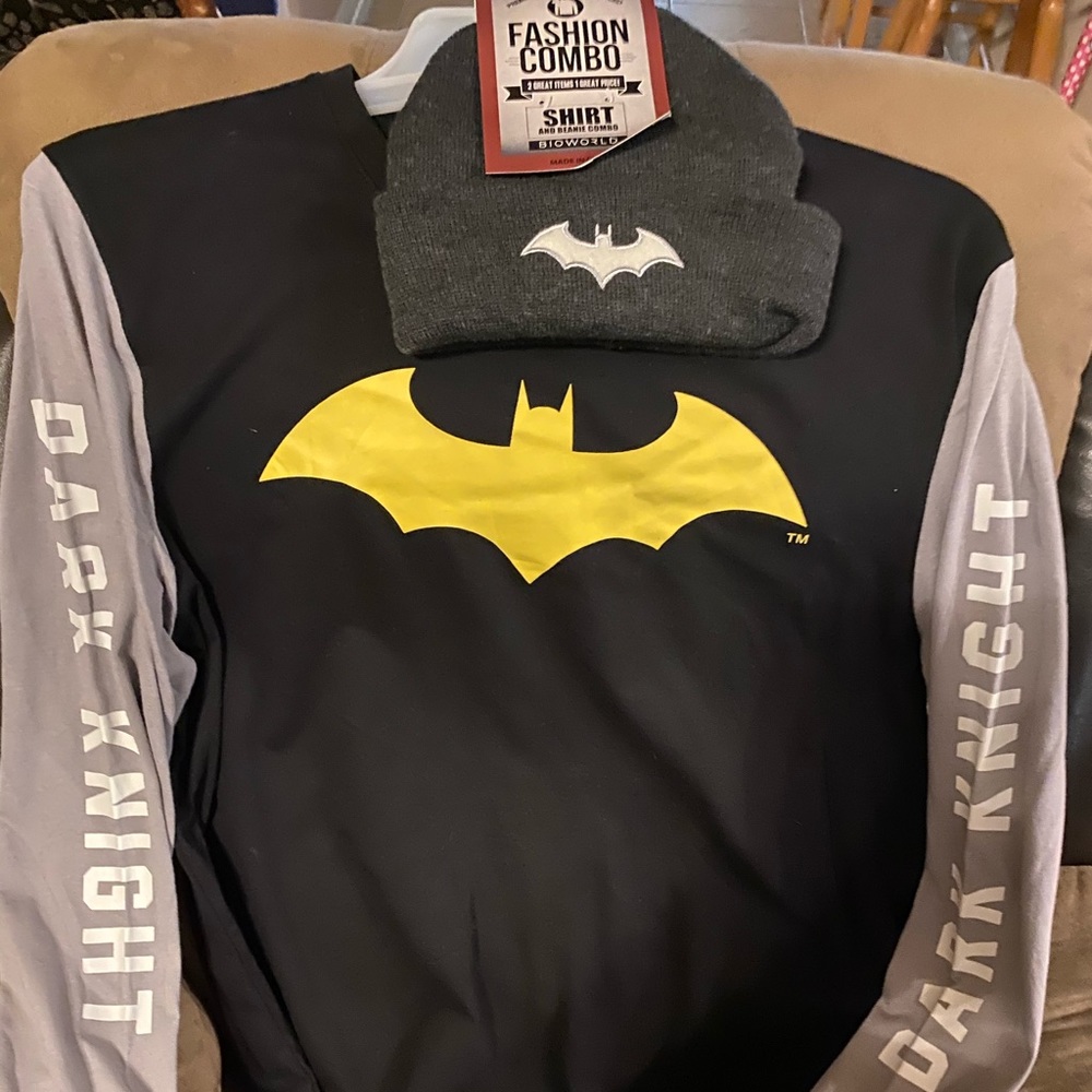 New Batman long sleeve top and beanie - Picture 6 of 9